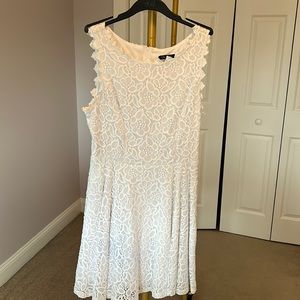 Like new. Worn once white lace dress.